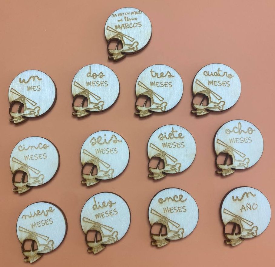 Cartes étapes bébé hélicoptère gravées