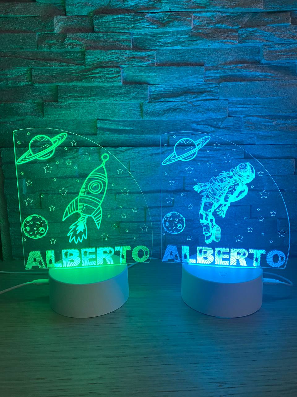 Lampe espace avec fusée ou astronaute