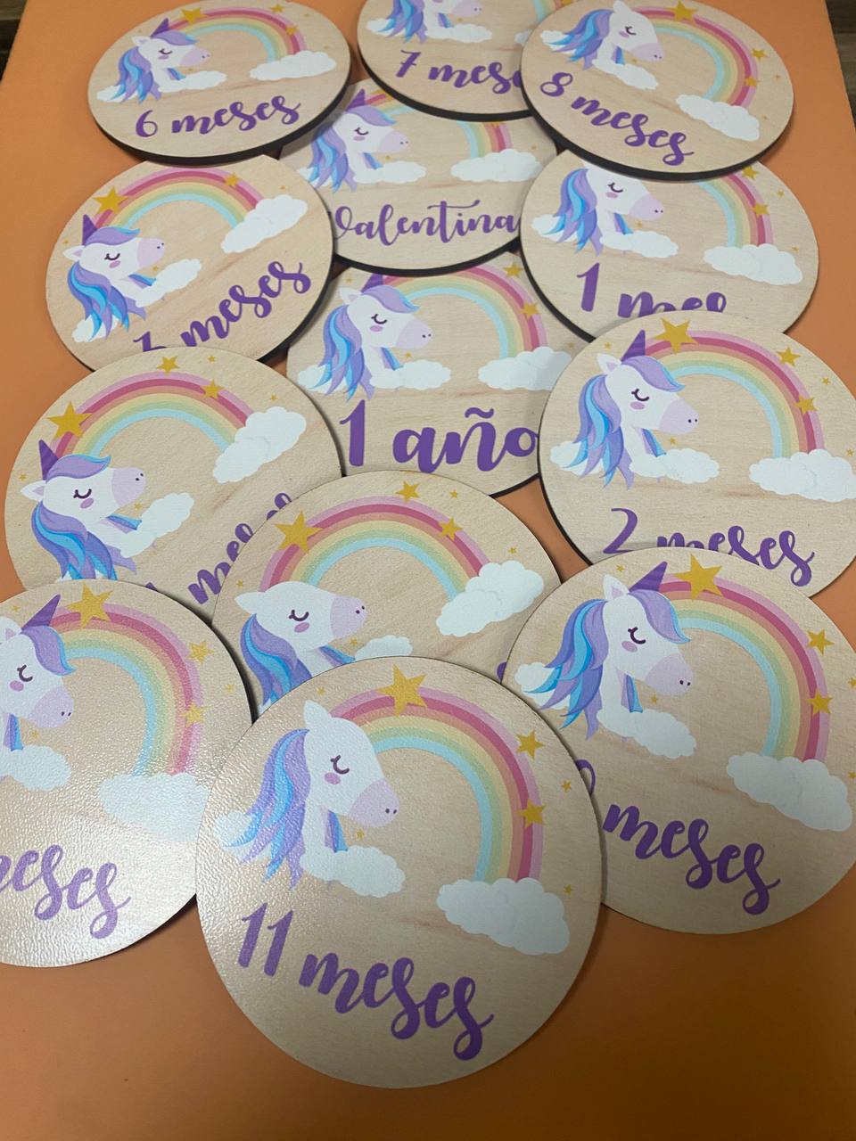 Cartes étapes bébé arc-en-ciel et licorne en couleur – vue 3
