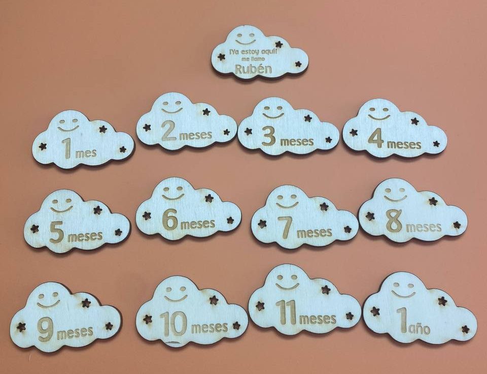 Cartes étapes bébé nuages pour nouveau-né