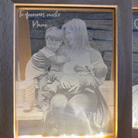 Cadre LED avec photo gravée – vue 3