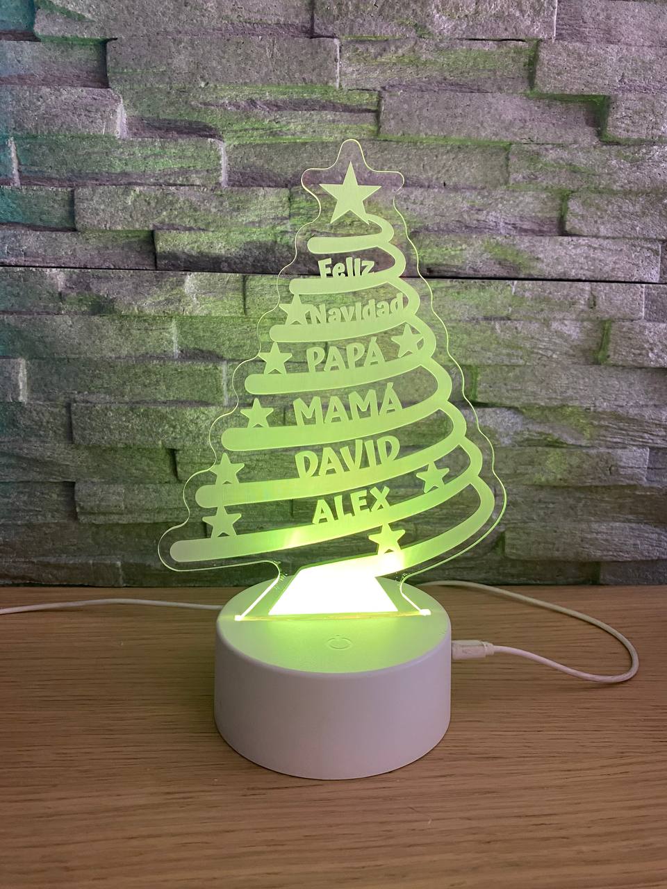 Lampe sapin de Noël avec les prénoms de la famille