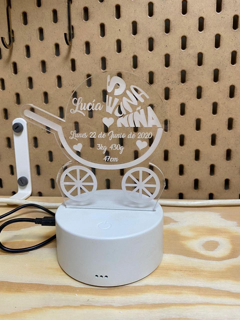 Lampe LED naissance fille personnalisée