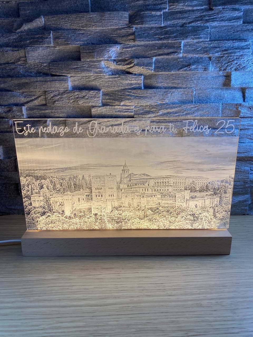 Lampe personnalisée en bois avec photo – vue 2